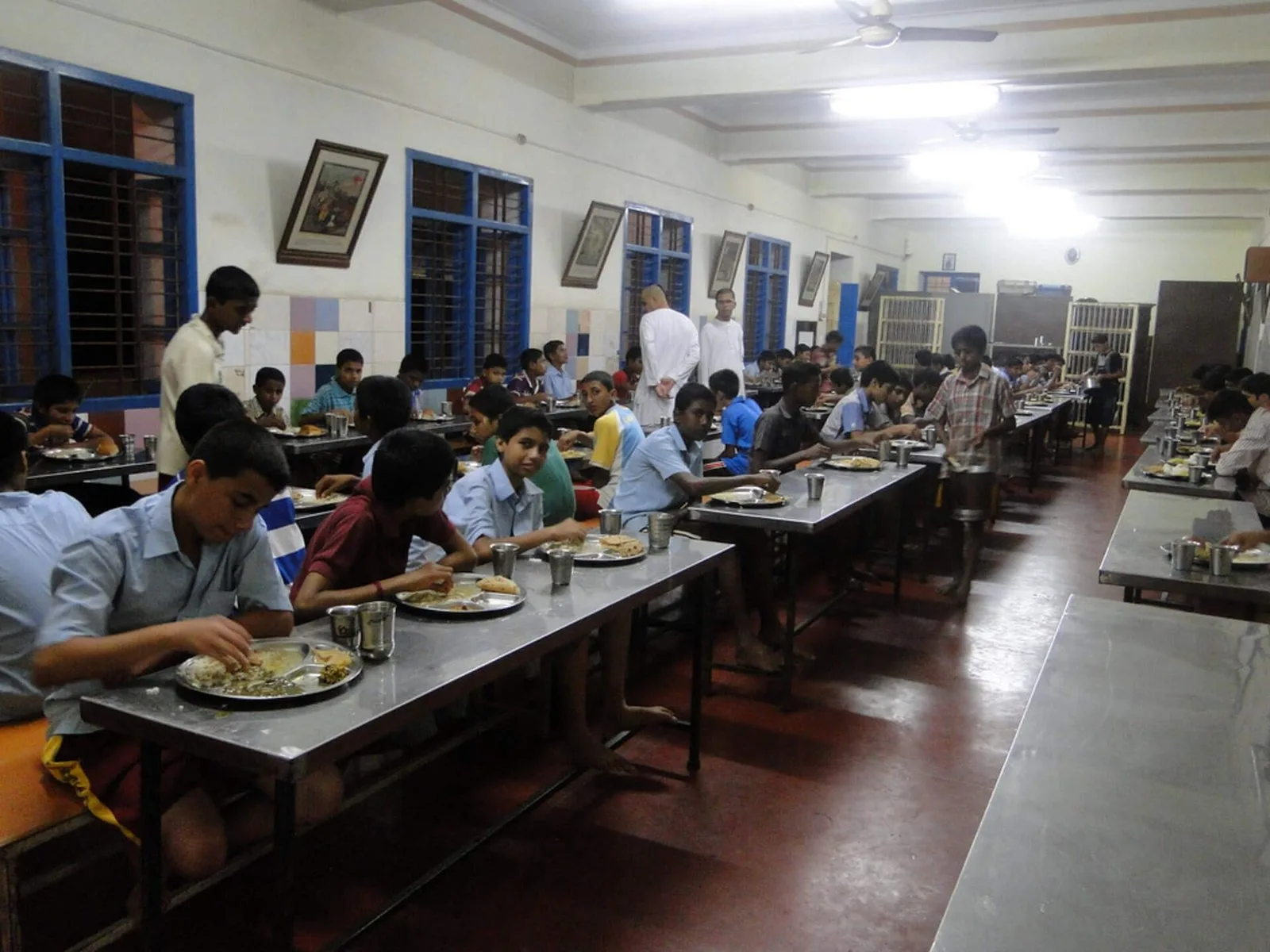 Distribution of Food and Milk photo 1