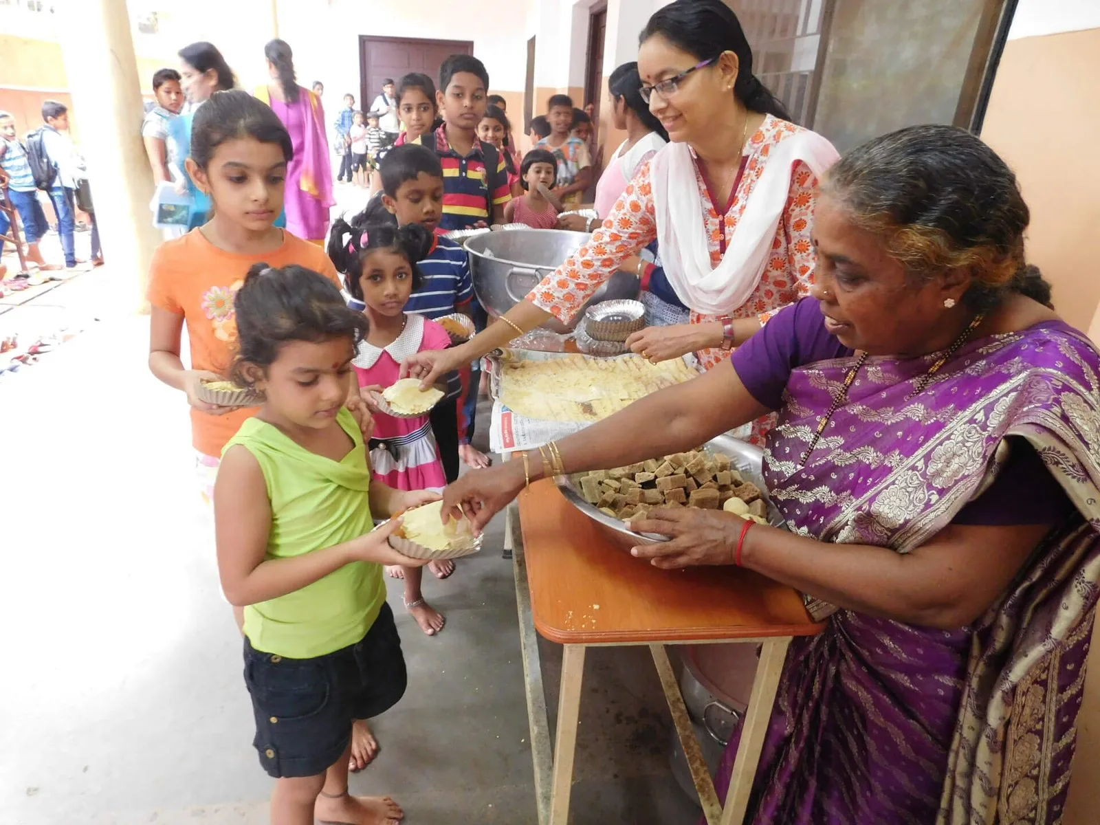 Distribution of Food and Milk photo 2