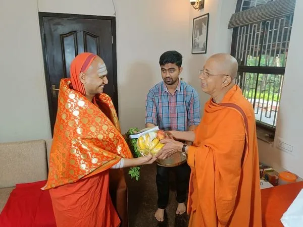Shri Shri Vamanashram Swamiji visited Ramakrishna Math Mangaluru